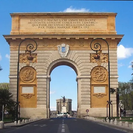 Rue De Vermelles *
